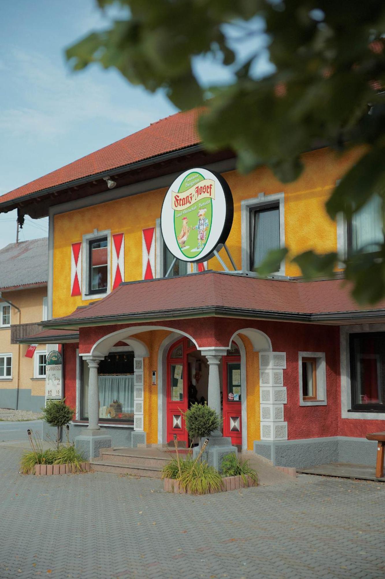 Landgasthof Franz Josef Strasswalchen Exterior foto