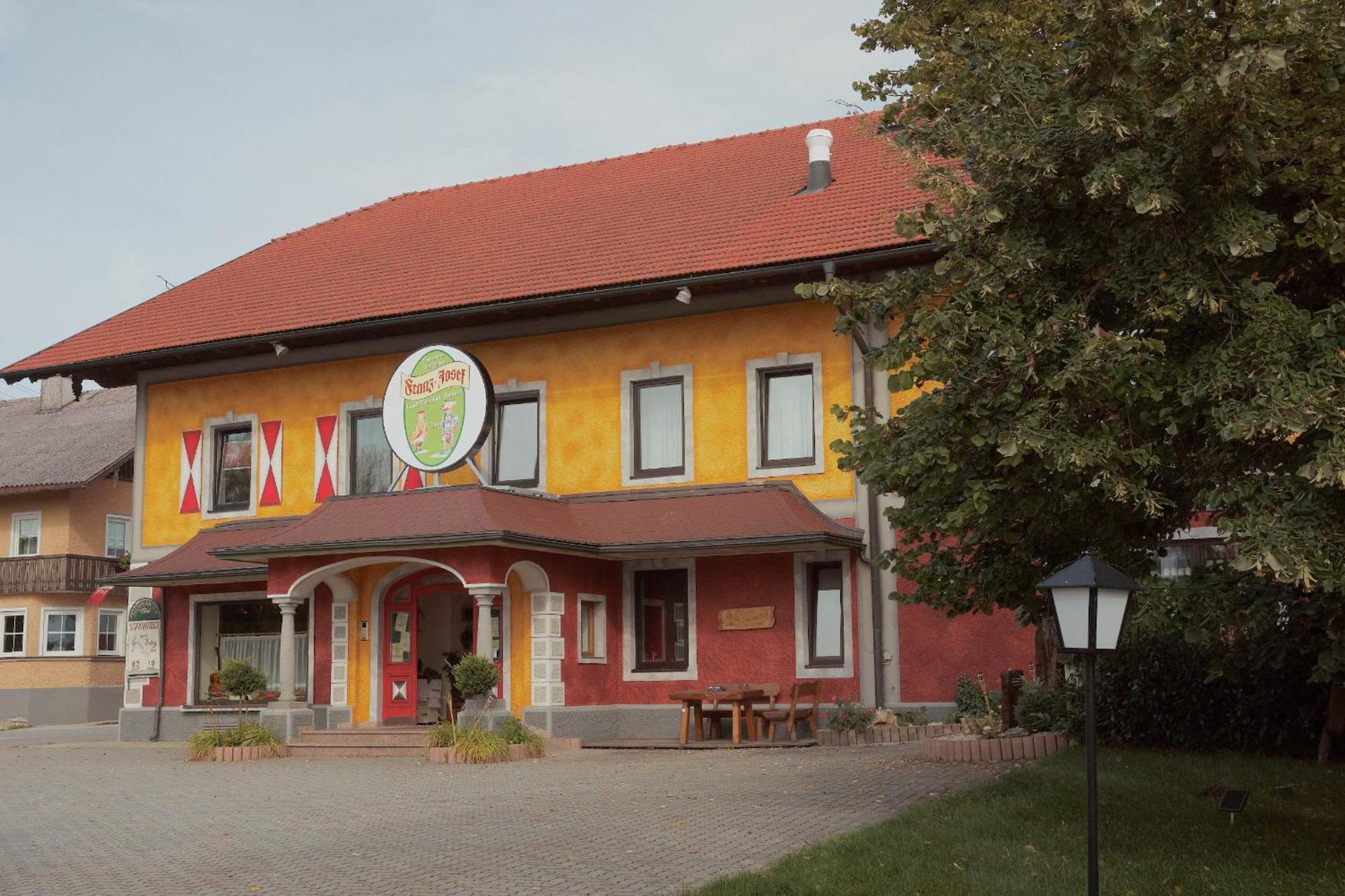 Landgasthof Franz Josef Strasswalchen Exterior foto